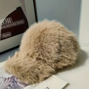 Faux Fur Cream Fluffy Baseball cap